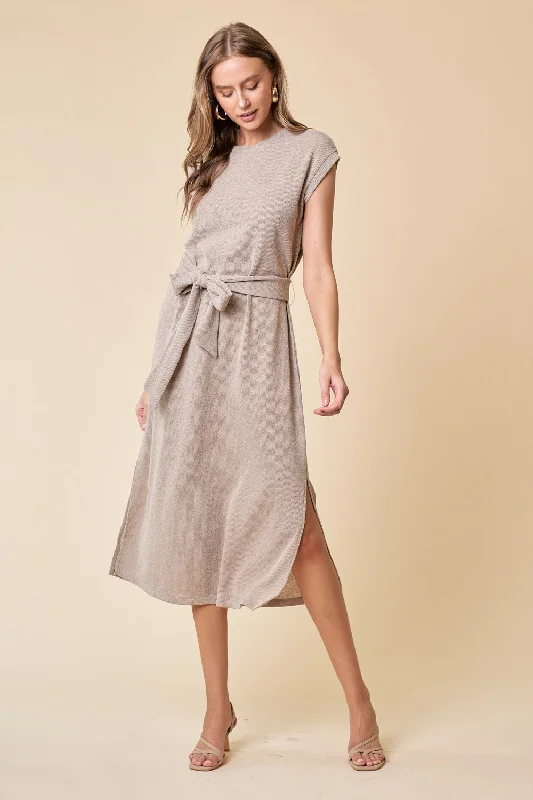 Short Sleeve Midi Length Knit Dress