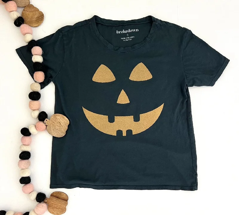 Women's Jack-o-lantern tee in Vintage Black